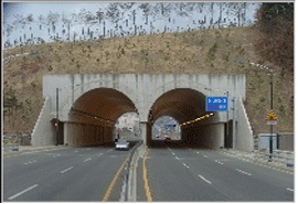 자문 전져 : 마감공사가 안된 방장산 터널