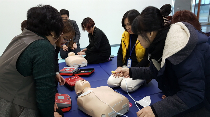  포항구룡포과메기문화관 근무자 심폐소생술 교육