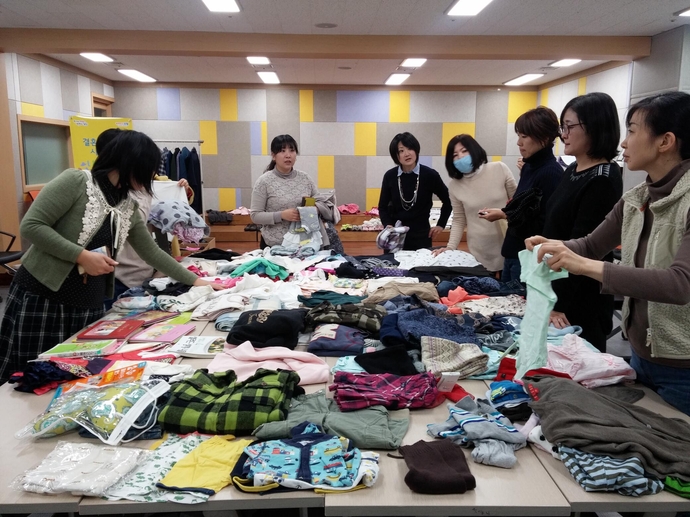 일본자조모임, 연말이웃돕기 성금 마련 바자회