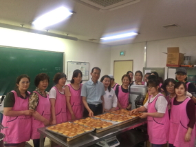 평생학습원 여성자원활동센터 빵엔맘즈 사랑의 빵 나눔 봉사실천